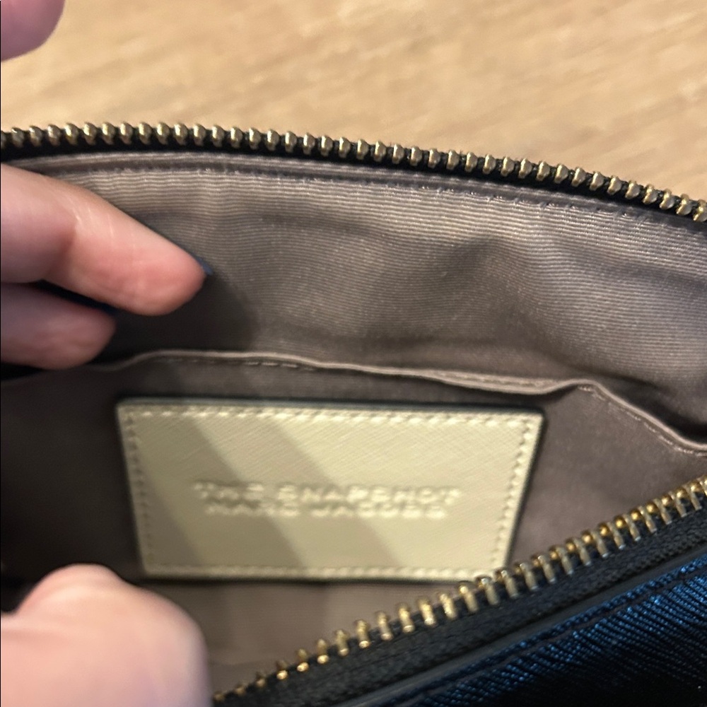 Marc Jacobs Cream and Gold Snapshot Bag - Picture 6 of 9